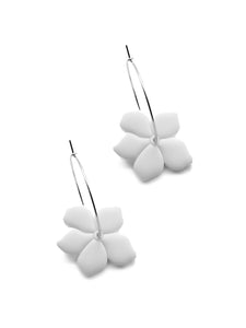 Boucles d'Oreilles Créoles Fleurs Blanches