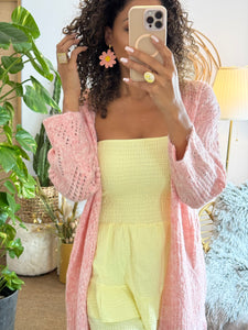 Gilet long en maille ajourée brillant rose