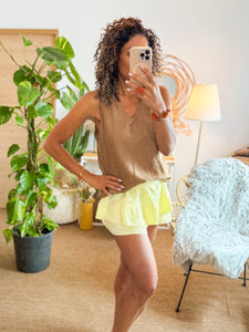 Top V à bretelles anneaux en viscose souple camel